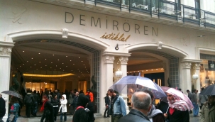 Demirören’in İstiklal’deki AVM’si de Denizbank’ın oldu!