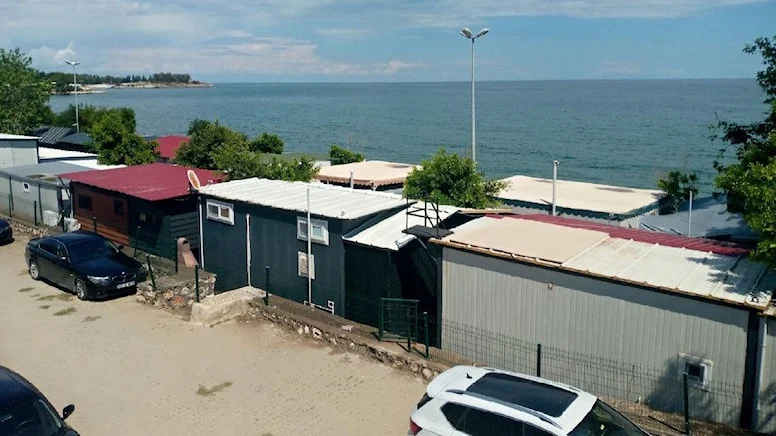 MHP’li Belediye göz yumdu, park ve sahil işgal altında
