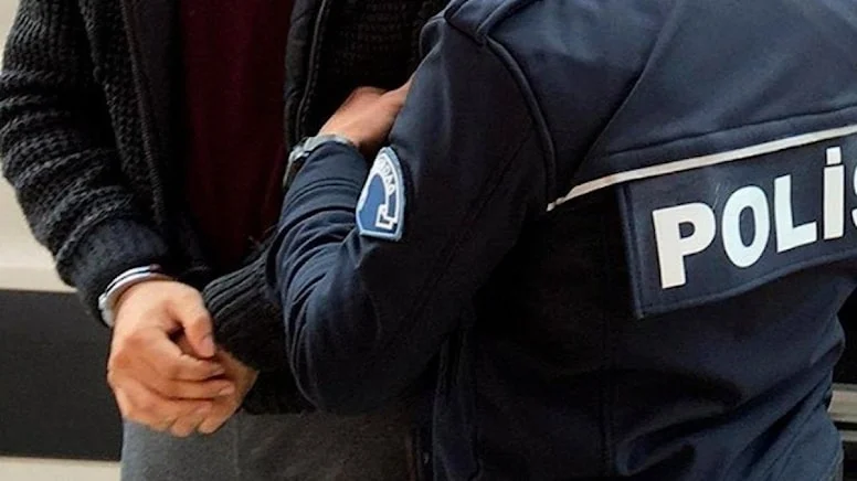 ‘Polisiz’ deyip dolandırıcılık yapan 4 şüpheli tutuklandı
