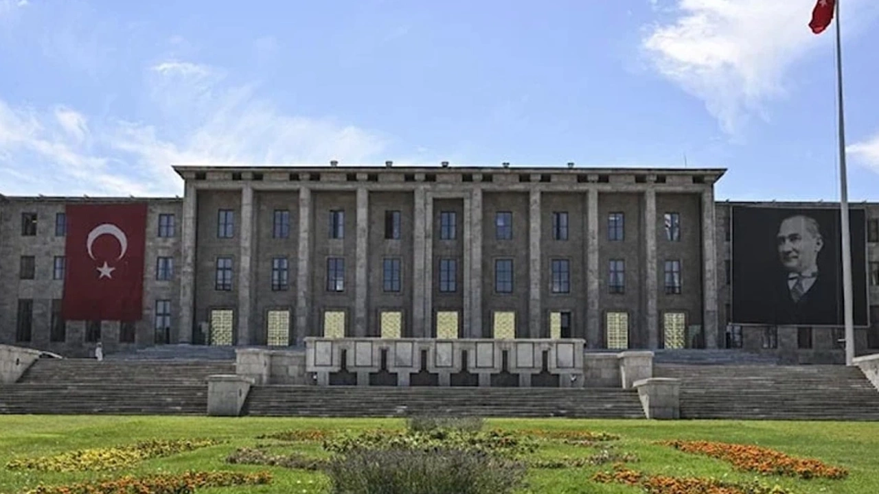 Meclis’te güvenlik adımı: Ziyaretçi girişi ayrılacak
