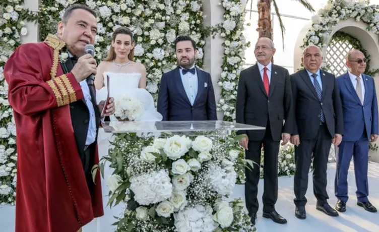 Muhittin Böcek’in oğlunu baz bilgileri ele verdi! İş adamıyla ofisinde 29 dakika görüştü